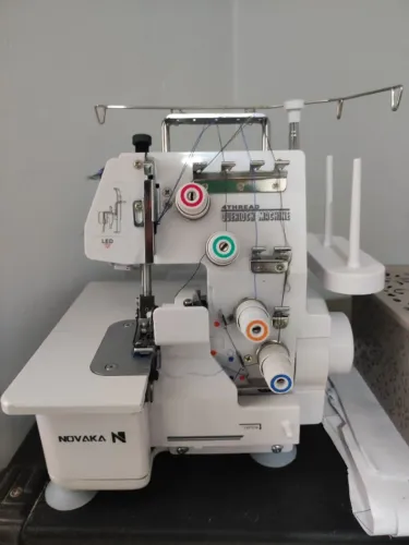 Máquina orvelock novaka doméstica