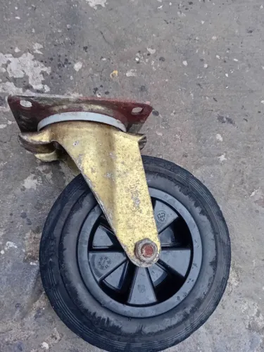 Pneu (carrinho )
