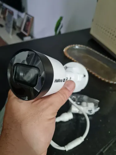 Câmera intelbras externa 1230b Geracao 5 na caixa