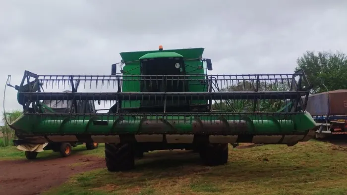 COLHEITADEIRA JONH DEERE 1550