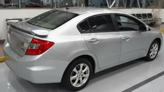 Aerofólio Honda civic com break light pintado prata 2012 a 2016