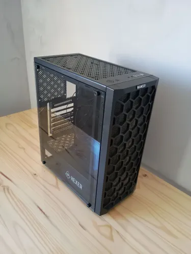 GABINETE HEXER 5 FANS RGB INCLUÍDA