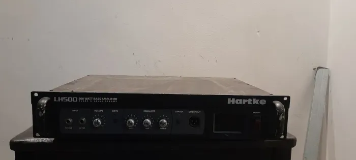 Amplificador valvulado 500 w  Hartke LH500 (cabeçote) preto 