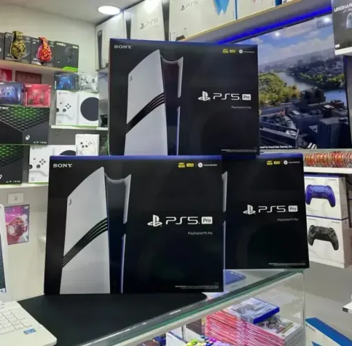 Vendo Ps5 Pro 2tb Lacrado novo garantia da loja 12 mês aceito cartão 6x sem juros