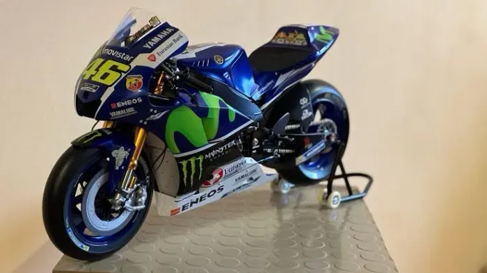 Fascículo original Valentino escala 1:4