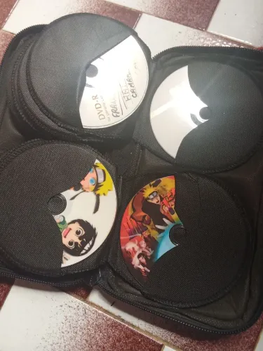 Coleção de DVD de Naruto Shippuuden junto com Harry Potter