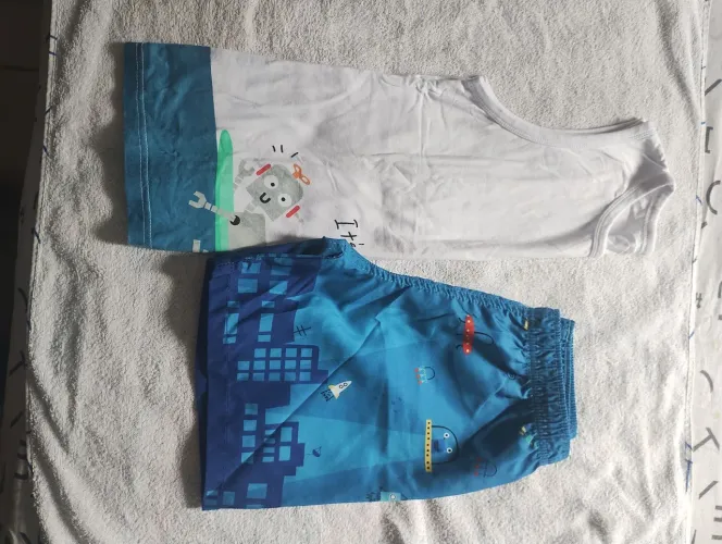 Roupas de criança ( 15 reais cada peça)