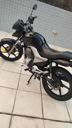 TITAN EX 150 BEM CONSERVADA.