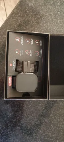 Relógio smartwatch novo dentro da Caixa