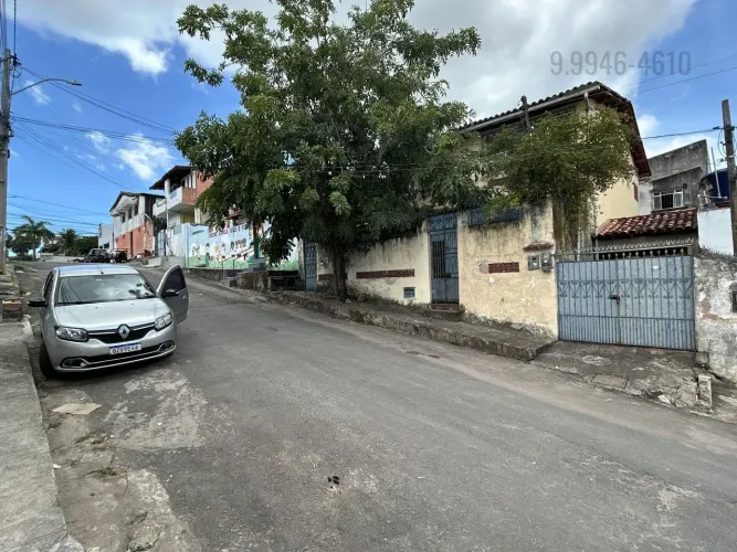 Imóvel para venda possui 255 metros quadrados com 6 quartos em Itapuã - Salvador - BA