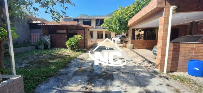 Casa duplex com 6 quartos à venda, 240 m² por R$ 1.500.000 - Itaipu - Niterói/RJ