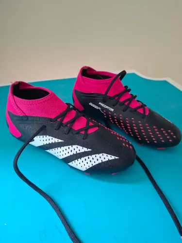 Chuteira adidas predator tamanho 32