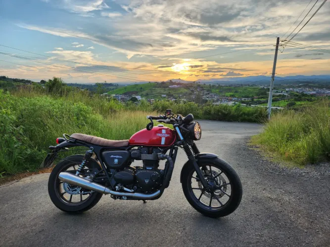 Street Twin 900