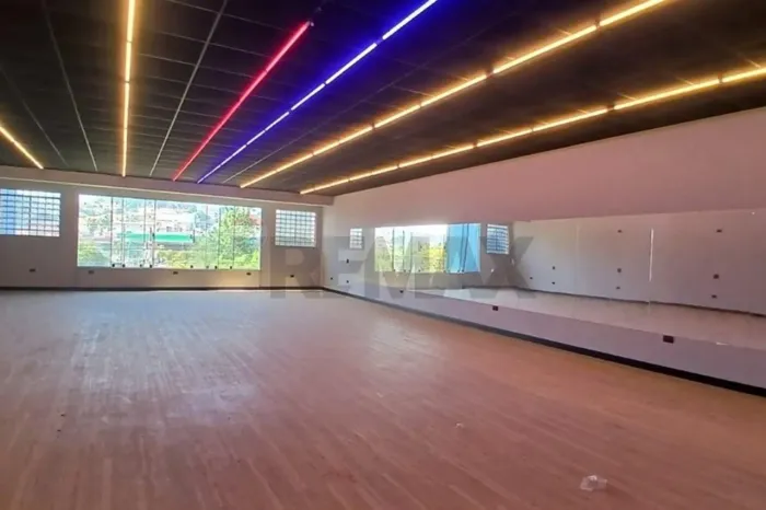 Salão Comercial no Jardim Planalto: Alugue Já!