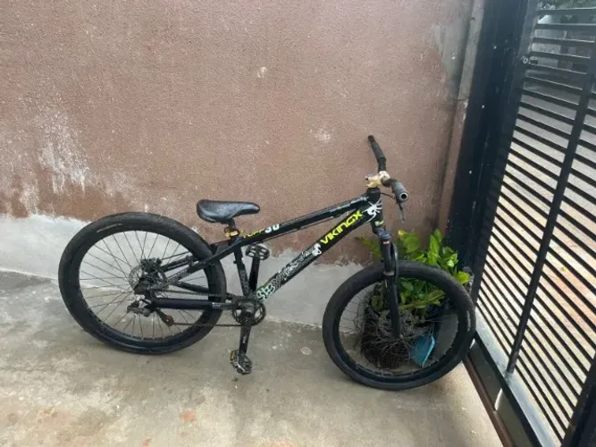 Bicicleta de Freeride/Dirt Jump da marca VikingX, modelo Tuff 30.