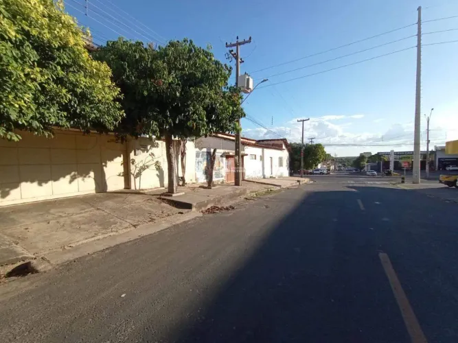 RUA MANOEL DA PAZ - BAIRRO: VERMELHA