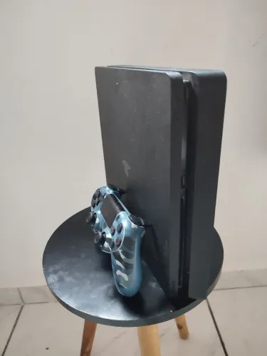 Playstation 4 slim