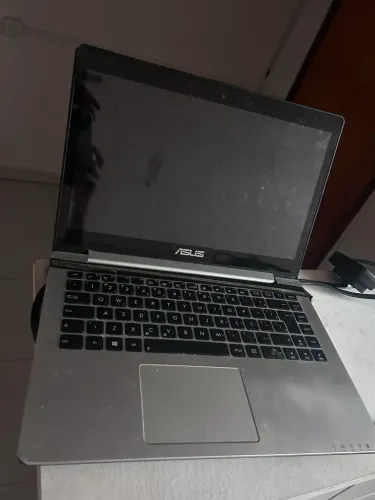 Notebook asus i5. 400,00