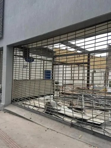 Portas elétricas em perfeito estado!!!!