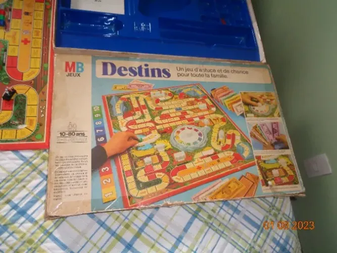 Antigo jogo de tabuleiro Destins