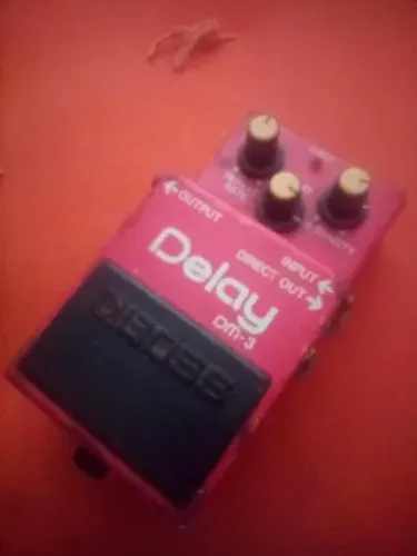 Pedal de guitarra boss dm3 delay japan