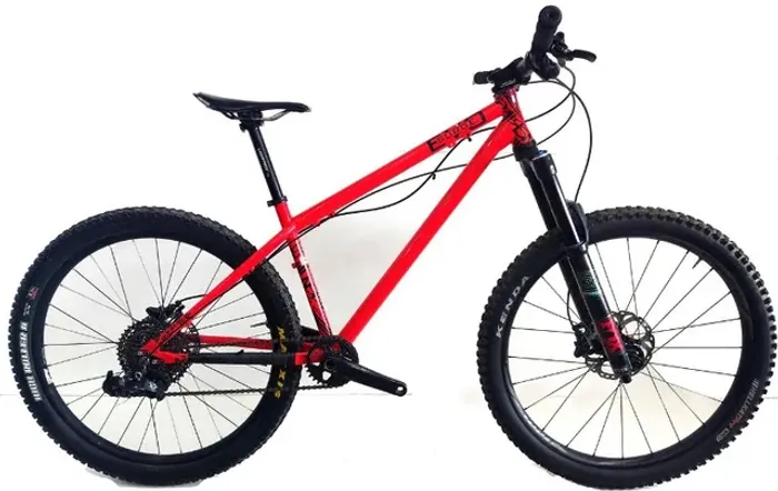Bicicleta Ns Bikes modelo Surge Cromoly Suspa FOX (usada) 9835