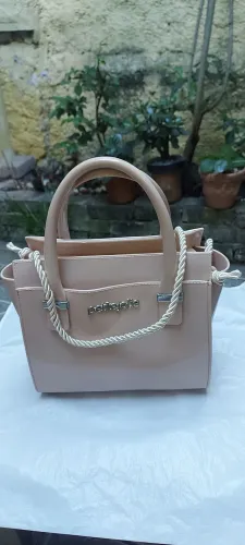 Bolsa de mão emborrachada Petite Joile Nude