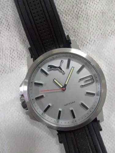 Relógio Puma pulseira de borracha.