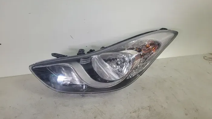 Farol hyundai elantra 