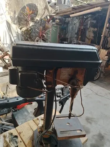 Furadeira de bancada ferrari