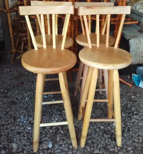 Banquetas de madeira maciça com encosto