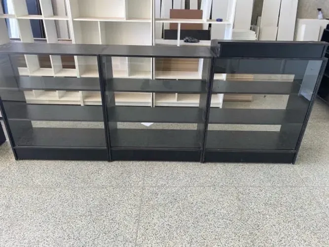 Balcão caixa vitrine + Expositor vitrine MDF