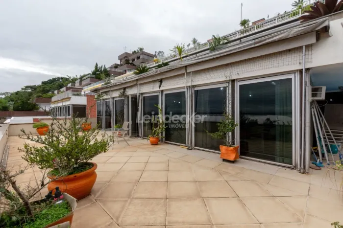 Cobertura em Santa Tereza com 320.9 m² , 3 quarto(s) , 1 suíte(s) , 2 vaga(s).