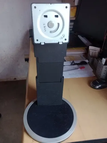 Suporte articulado para monitor