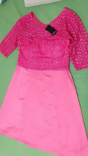 Vestido Rosa em Renda com Saia Lisa BAIXOUUU!!!
