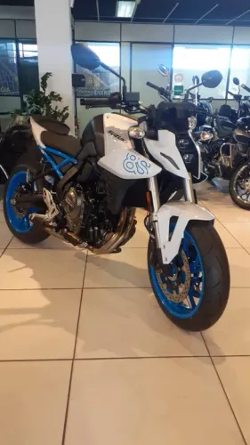 Suzuki GSX 800 S 2026 + Brinde
