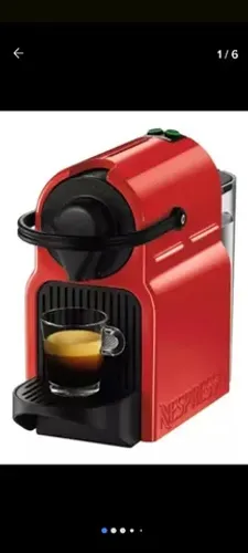 Cafeteira Nespresso semi nova usada poucas vezes 