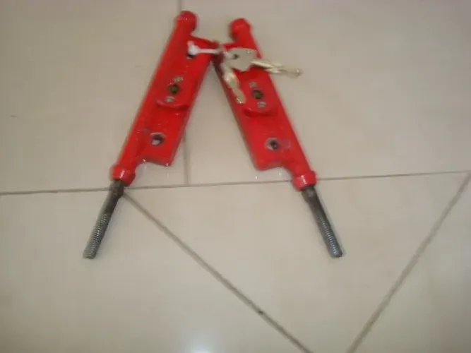 Vendo porta sanfonada + alarme , fechadura 2 , pacote fechado.