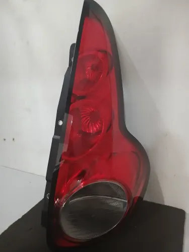 Lanterna Traseira Direita Fume Fiat Palio 2012-2017. Magneti Marelli