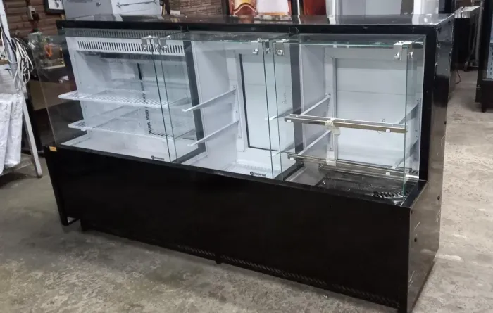 Vitrine Refrigerada quente, frio e seco Chimafrio - Marcos