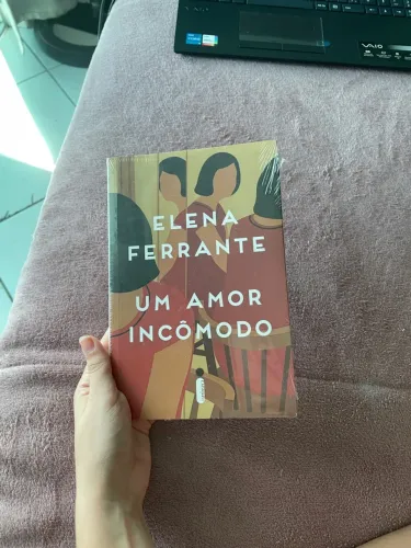 livro um amor incômodo 