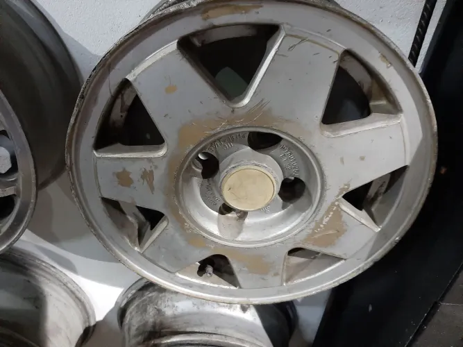 Jogo de Rodas Retro aro 13 prata Volkswagen parati Gls 4x100 gol