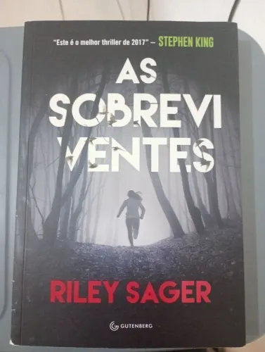 Livro : As sobreviventes - Riley Sager (capa comum)