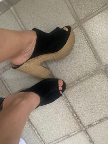 Sandália Plataforma Preta - Conforto e Estilo!