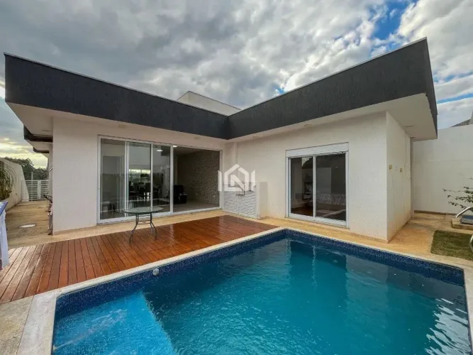 Casa à venda no condomínio Reserva Santa Paula
