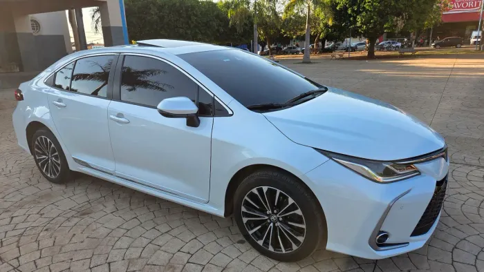Corolla Altis 2.0 com apenas 17.000 km