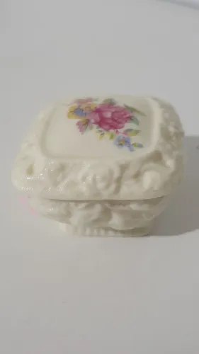 Caixinha porta joias em porcelana japonesa