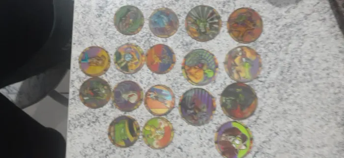 16 tazos o mascara das fotos.