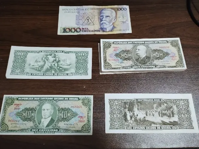 Notas antigas do Brasil em excelente estado de conservação