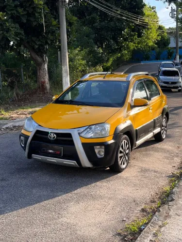 Toyota Etios Cross 1.5 2015 muito novo!!!